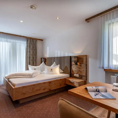 Alpenhof Garni Supreme Hotel