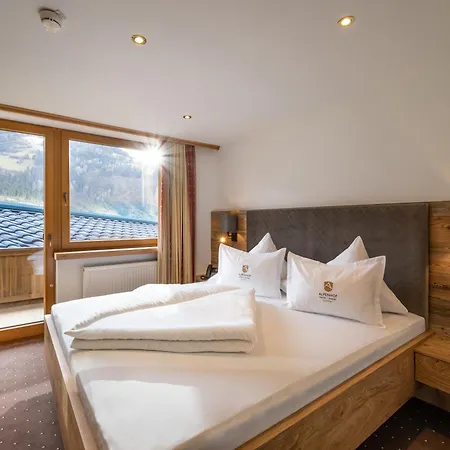 Hotel Alpenhof Garni Supreme 3*
