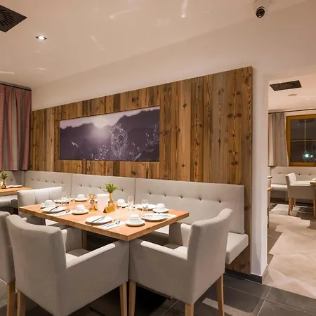 Alpenhof Garni Supreme Hotel