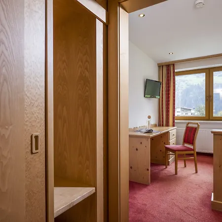 Alpenhof Garni Supreme Hotel 3*