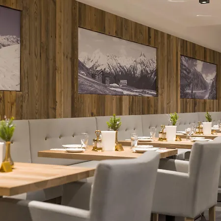 Alpenhof Garni Supreme Hotel