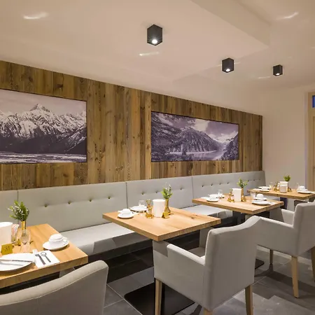 Alpenhof Garni Supreme Hotel