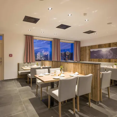 Alpenhof Garni Supreme Hotel
